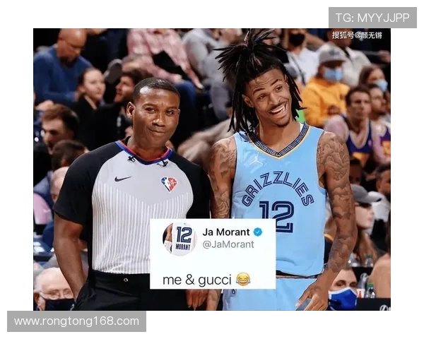 足球明星齐聚威海激情对决引发球迷热潮盛况空前 足球明星齐聚威海激情对决引发球迷热潮盛况空前