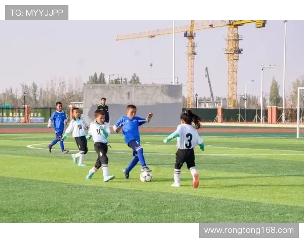 追逐绿茵梦想的少年心声:我想成为足球明星的奋斗历程与坚持 追逐绿茵梦想的少年心声:我想成为足球明星的奋斗历程与坚持